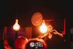 1J2A1482