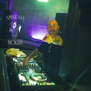 Skinnfella Amnesia House Photo web Skinnfella
